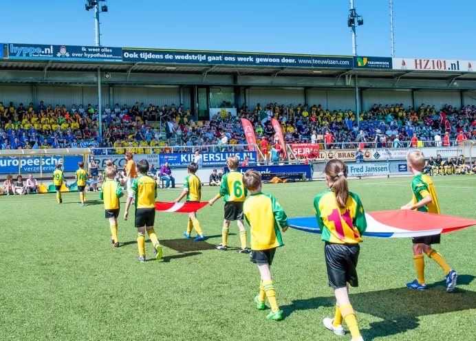 Fotbollsturneringar för ungdomar i Nederländerna